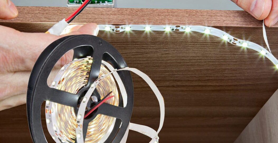 Cómo instalar luces LED en tiras