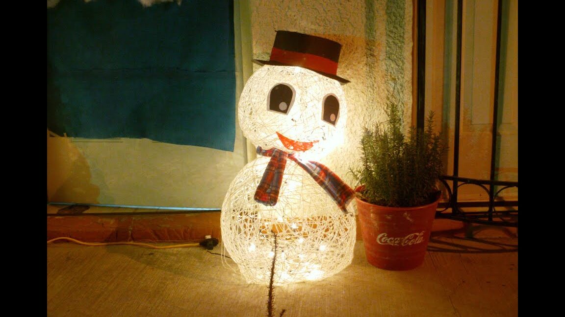 Muñeco de nieve con luces LED: cómo hacer uno en casa