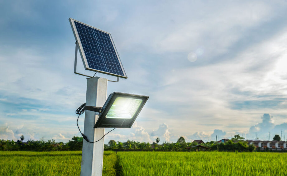 Panel solar para luces LED: la mejor manera de ahorrar energía