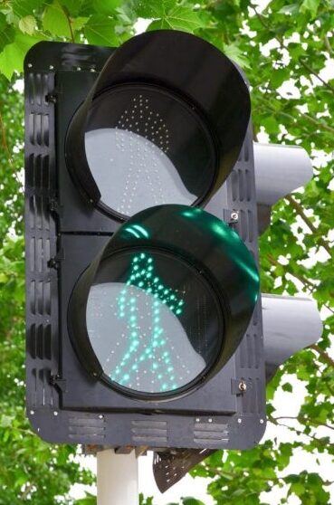 Luces LED de semáforos: ¿por qué son mejores y cómo ahorran energía?