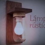 Lámpara de pared de madera