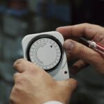 Ahorra energía con un timer para encender y apagar tus luces
