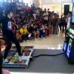 Mejora tu condición física con la máquina de baile Pump It Up