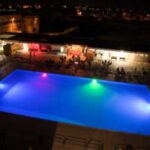 Transforma tu piscina con luces de colores: Guía de compra