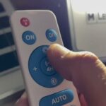 Foco LED solar con mando a distancia: ilumina tu espacio sin esfuerzo