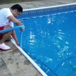 Elimina la suciedad de tu piscina fácilmente en solo unos pasos
