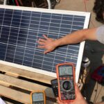 Voltaje de la placa solar: ¿Cómo medirlo y para qué sirve?